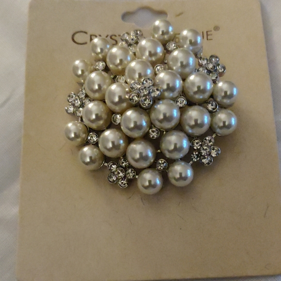 Brooches - Picture 3 of 3